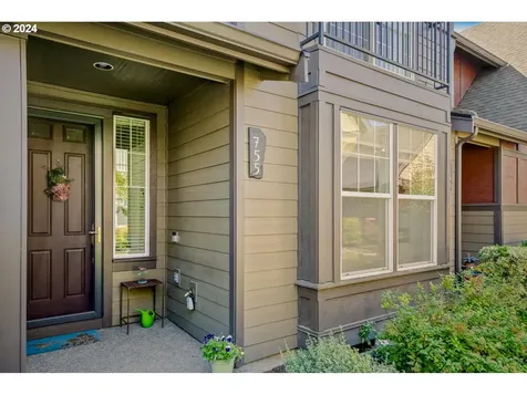 755 Ne 73rd Avenue Hillsboro OR 97124