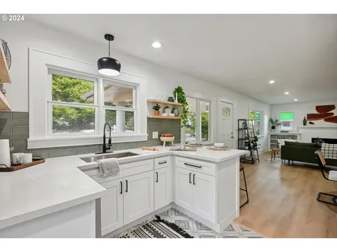 604 Se 78th Avenue Portland OR 97215