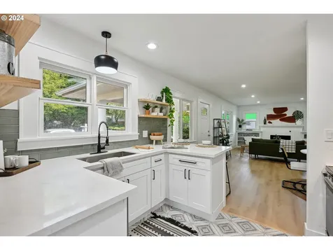604 Se 78th Avenue Portland OR 97215