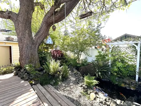 134 W Cardinal Street Roseburg OR 97471