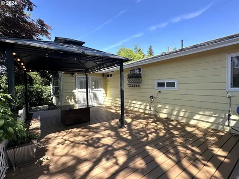 134 W Cardinal Street Roseburg OR 97471