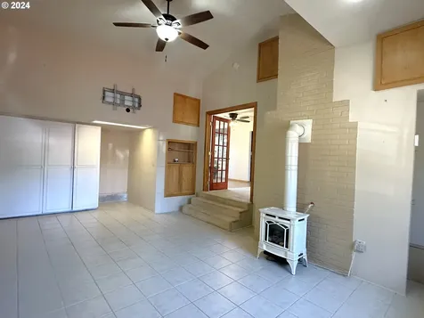 134 W Cardinal Street Roseburg OR 97471