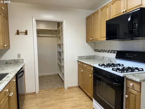 134 W Cardinal Street Roseburg OR 97471