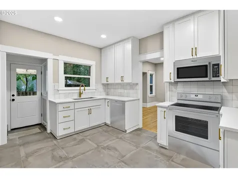 5465 SW Scholls Ferry Road Portland OR 97225