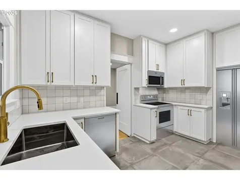 5465 SW Scholls Ferry Road Portland OR 97225