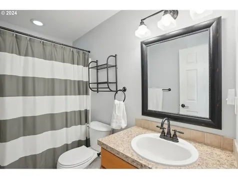 16312 NE 65th Street Vancouver WA 98682