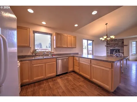 1412 S 57th Street Springfield OR 97478