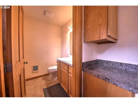 1412 S 57th Street Springfield OR 97478
