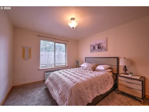 1412 S 57th Street Springfield OR 97478