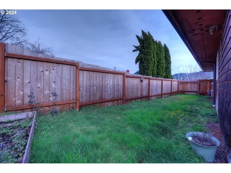 1412 S 57th Street Springfield OR 97478