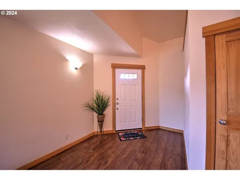 1412 S 57th Street Springfield OR 97478