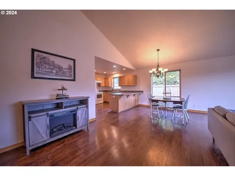 1412 S 57th Street Springfield OR 97478
