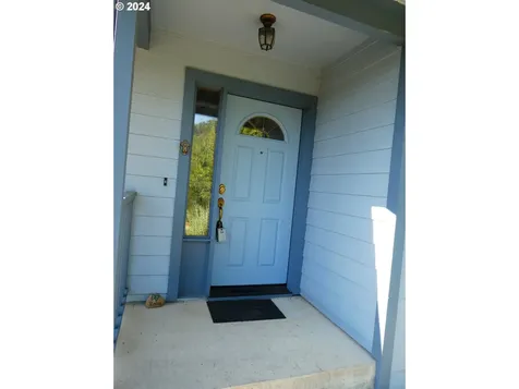 7692 North Bank Road Roseburg OR 97470