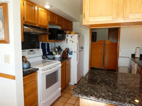 7692 North Bank Road Roseburg OR 97470