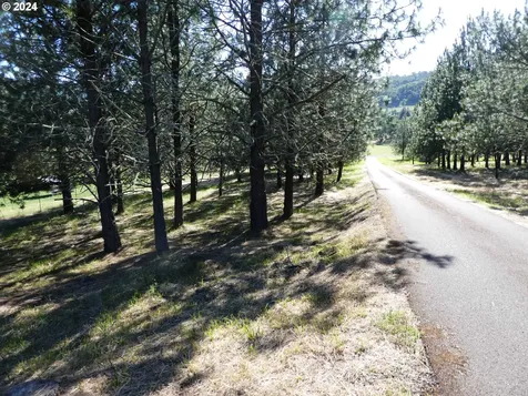 7692 North Bank Road Roseburg OR 97470