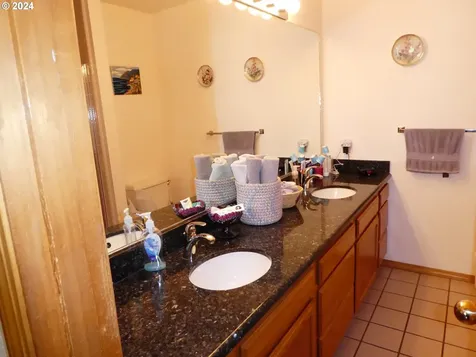 7692 North Bank Road Roseburg OR 97470