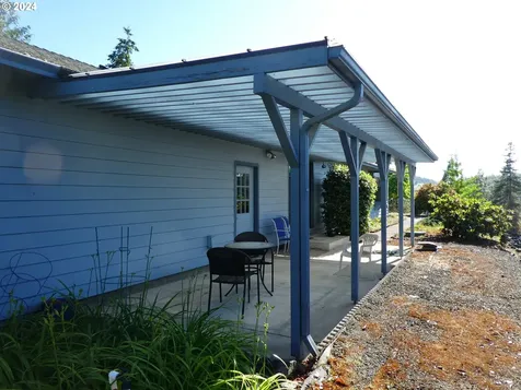 7692 North Bank Road Roseburg OR 97470
