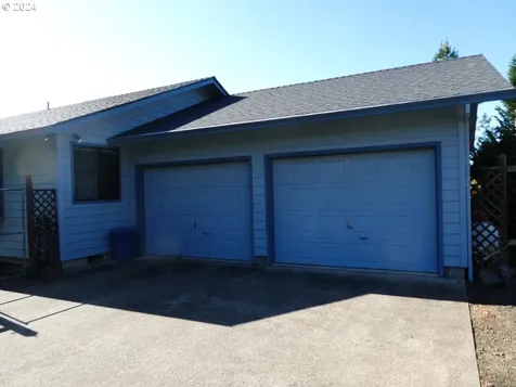 7692 North Bank Road Roseburg OR 97470