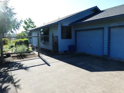 7692 North Bank Road Roseburg OR 97470