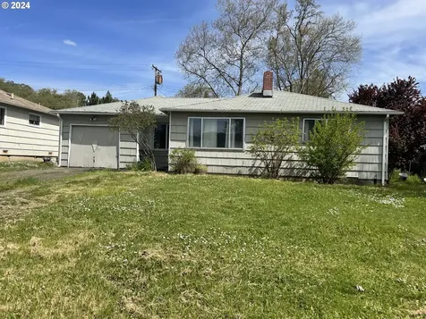 3037 Ne Hughes Street Roseburg OR 97470