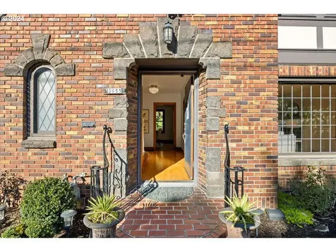 3055 NW Cumberland Road Portland OR 97210