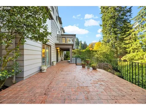 3055 NW Cumberland Road Portland OR 97210