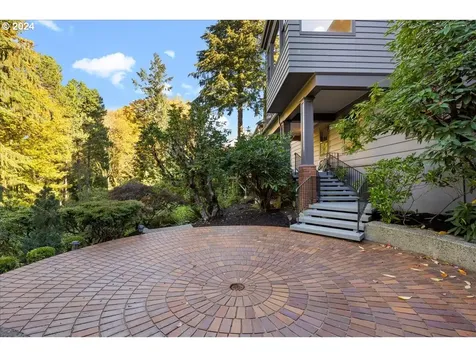 3055 NW Cumberland Road Portland OR 97210