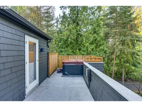 3350 NW Luray Terrace Portland OR 97210
