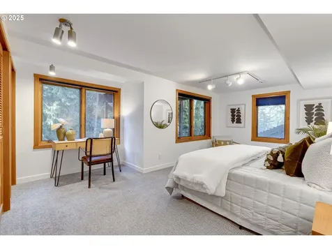 3350 NW Luray Terrace Portland OR 97210
