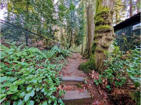 3350 NW Luray Terrace Portland OR 97210