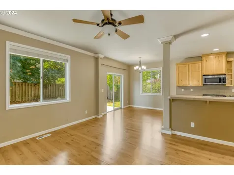 12596 Tradewind Street Oregon City OR 97045
