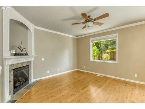 12596 Tradewind Street Oregon City OR 97045