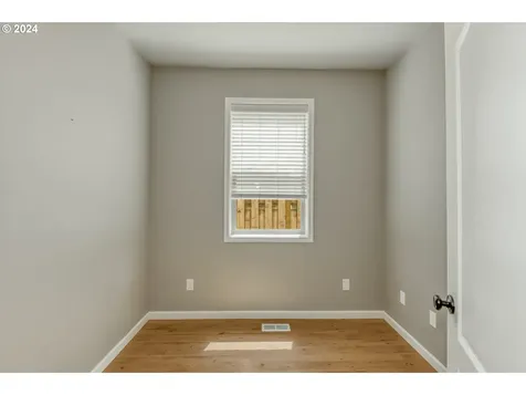 12596 Tradewind Street Oregon City OR 97045