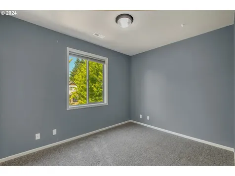 12596 Tradewind Street Oregon City OR 97045