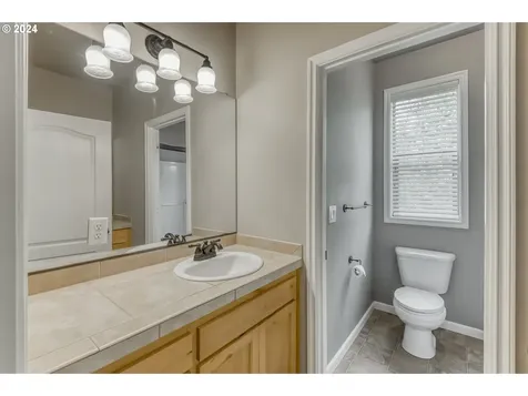 12596 Tradewind Street Oregon City OR 97045
