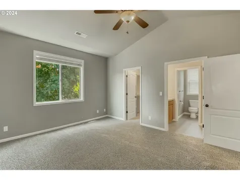 12596 Tradewind Street Oregon City OR 97045