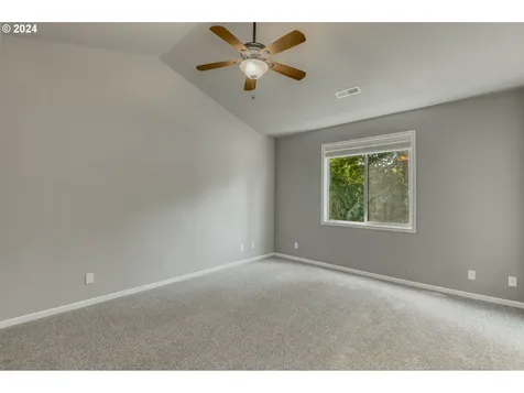 12596 Tradewind Street Oregon City OR 97045
