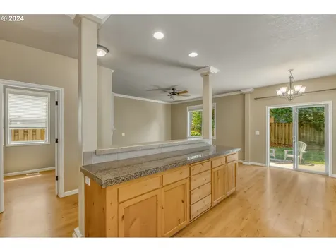 12596 Tradewind Street Oregon City OR 97045