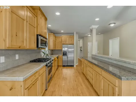 12596 Tradewind Street Oregon City OR 97045