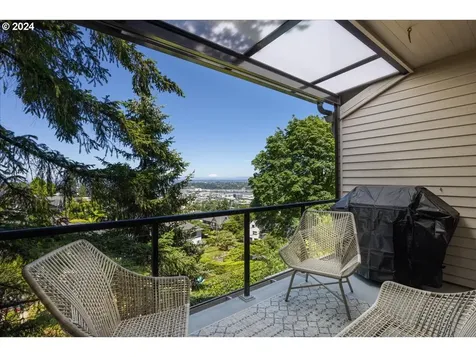 2812 NW Ariel Terrace Portland OR 97210