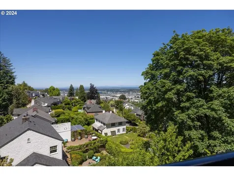 2812 NW Ariel Terrace Portland OR 97210