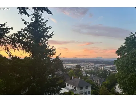 2812 NW Ariel Terrace Portland OR 97210