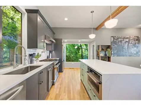 2812 NW Ariel Terrace Portland OR 97210