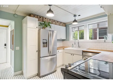 4319 SE Bybee Boulevard Portland OR 97206