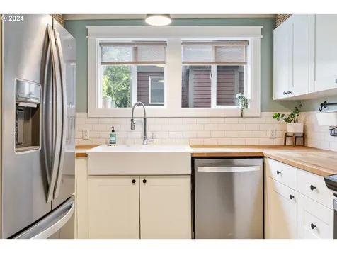 4319 SE Bybee Boulevard Portland OR 97206