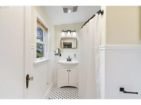 4319 SE Bybee Boulevard Portland OR 97206