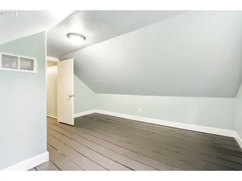 4319 SE Bybee Boulevard Portland OR 97206