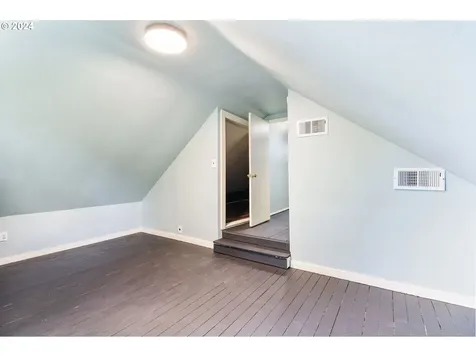 4319 SE Bybee Boulevard Portland OR 97206