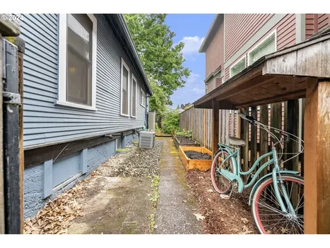 4319 SE Bybee Boulevard Portland OR 97206