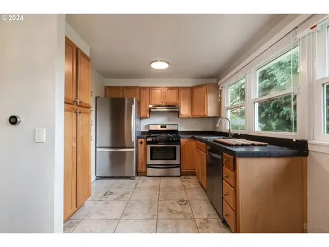 12820 SW Edgewood Street Portland OR 97225